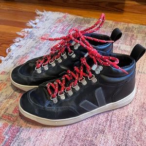 Veja Roraima High-Top Sneakers